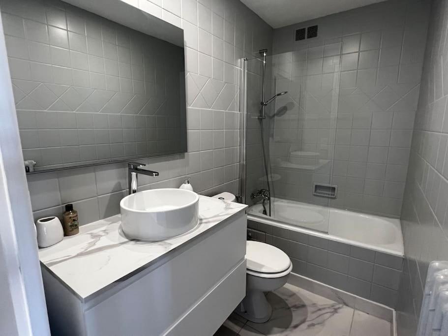 Apartamento T2 Lumineux Refais A Neuf Avec Parking ! Lorient Exterior foto