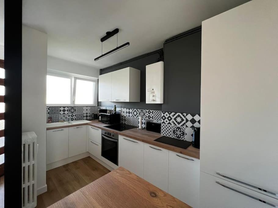 Apartamento T2 Lumineux Refais A Neuf Avec Parking ! Lorient Exterior foto